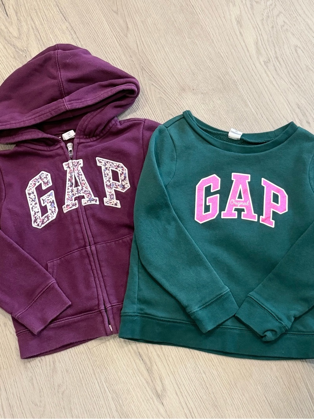 Lot of 2 GAP Kids Green Sweatshirt & Purple Zip Hoodie (5)